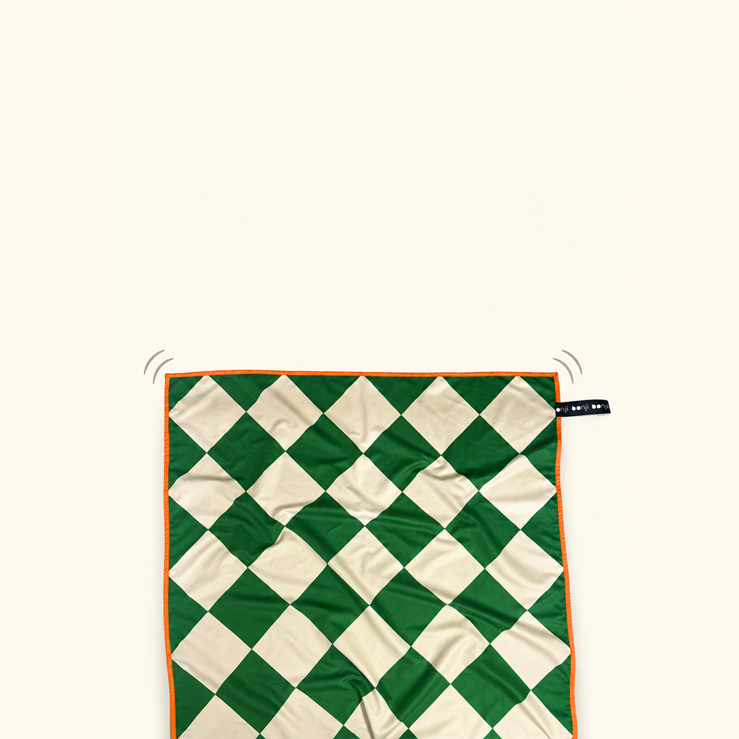 Harlequin Bonji Adult Towel 1m x 1.6m - Image 2
